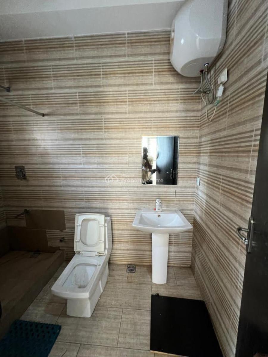 Spacious  Semi Masters Apartment Upstairs, Chisco, Ikate, Lekki, Lagos, Flat / Apartment for Rent