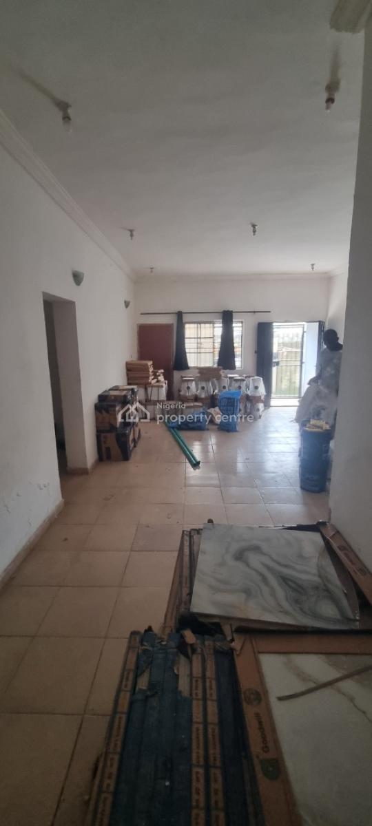 Single Room in a 3 Bedroom Flat Shared Apartment, Okunajah Eti-osa Ajah Lekki, Ajah, Lagos, Self Contain (single Rooms) for Rent