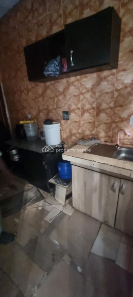 Single Room in a 3 Bedroom Flat Shared Apartment, Okunajah Eti-osa Ajah Lekki, Ajah, Lagos, Self Contain (single Rooms) for Rent