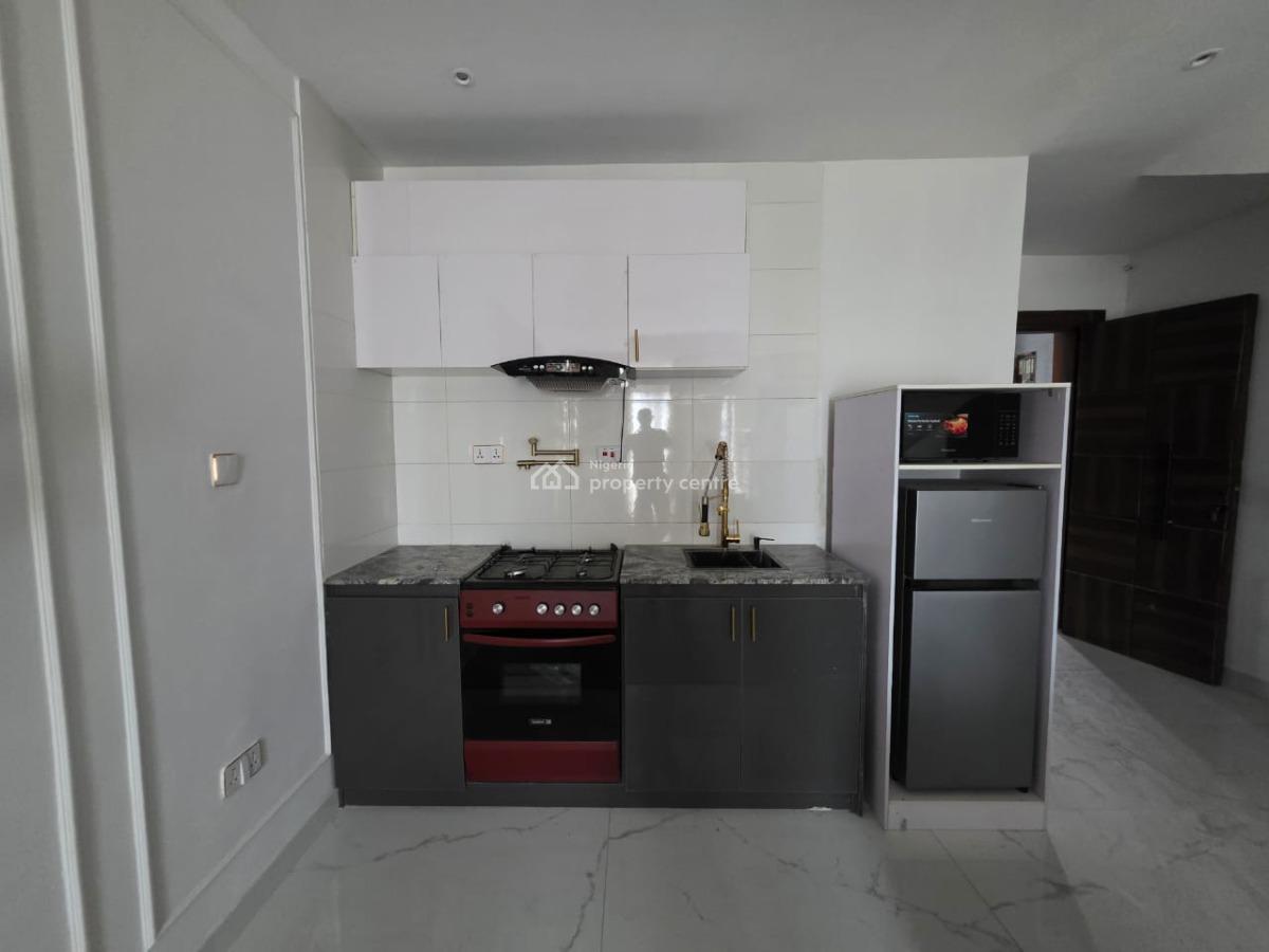2 Bedroom Apartment with Elevator, Lekki Phase 1, Lekki, Lagos, Flat / Apartment for Rent