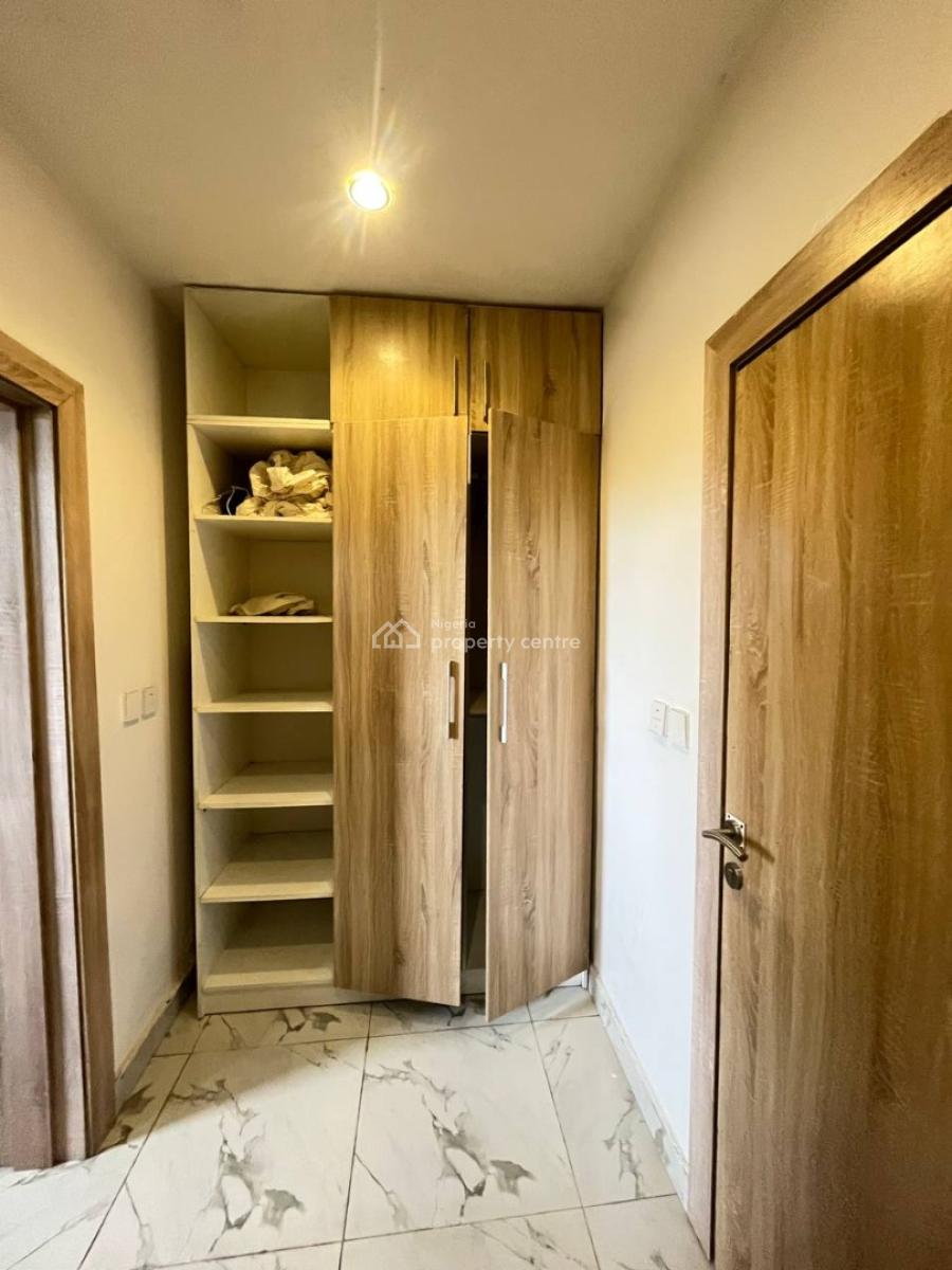 One Bedroom Apartment with Spacious Living Room, Lekki Phase 1, Lekki, Lagos, Flat / Apartment for Rent