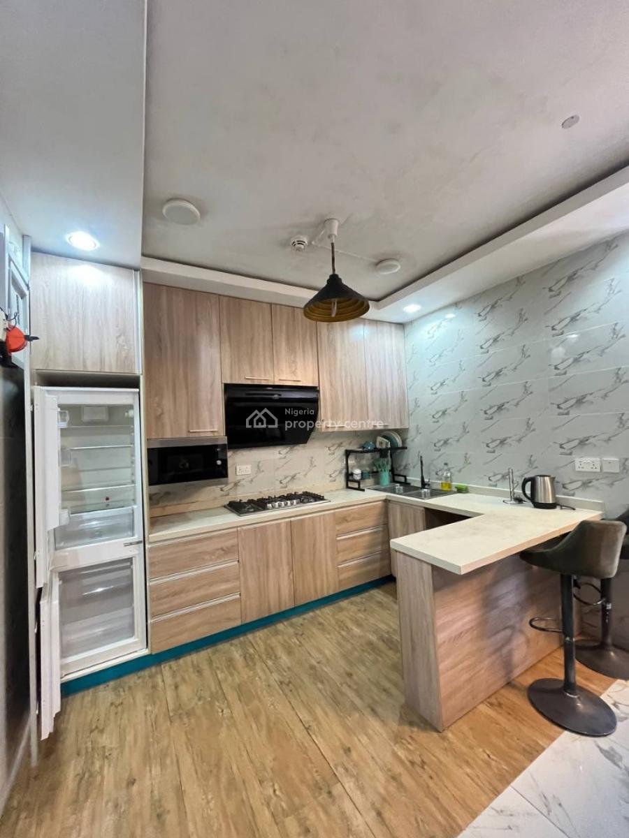 One Bedroom Apartment with Spacious Living Room, Lekki Phase 1, Lekki, Lagos, Flat / Apartment for Rent