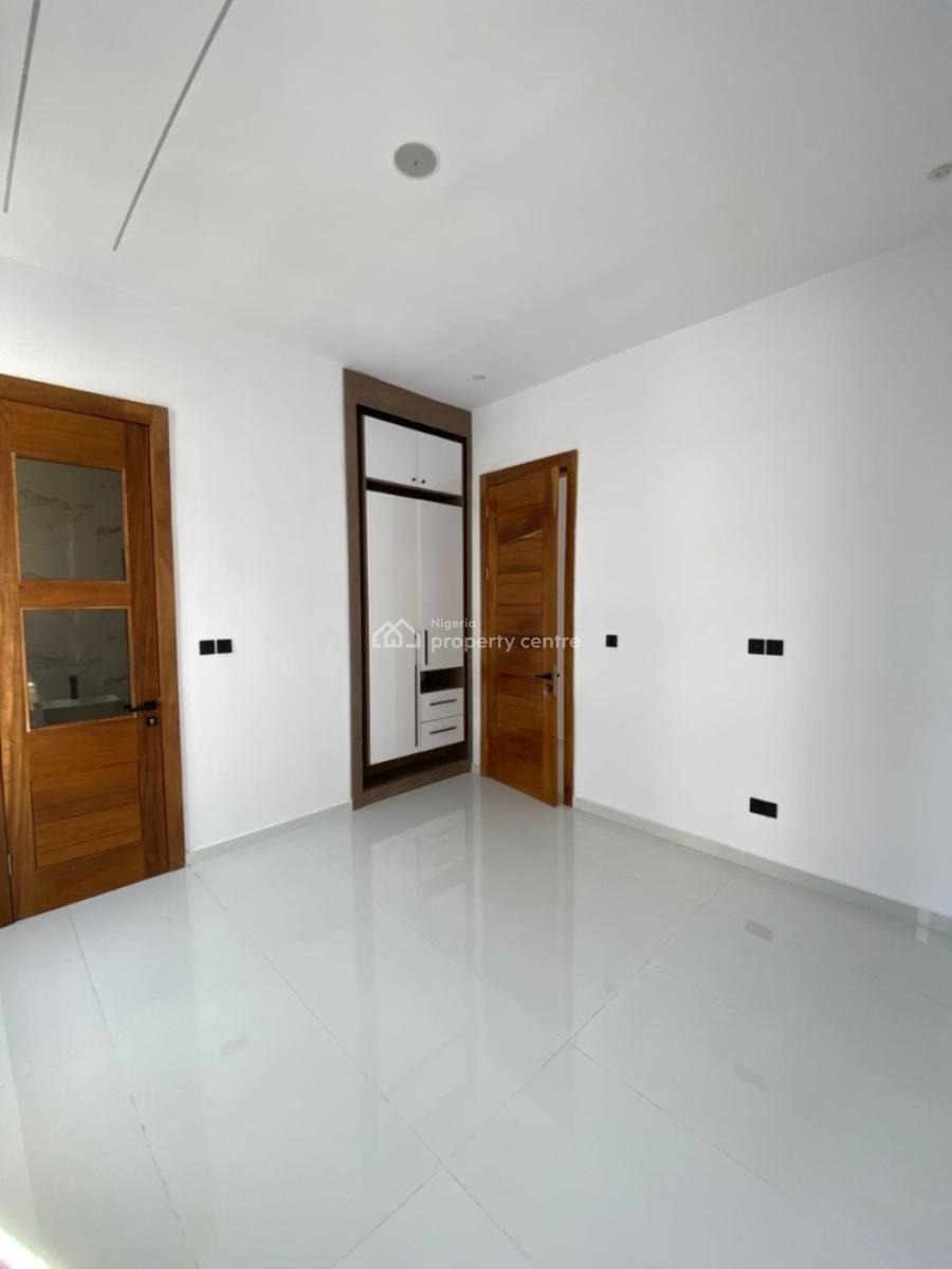 a Well Maintained & Capacious 5 Bedroom Fully Detached Duplex, Lekki County, Ikota, Lekki, Lagos, Detached Duplex for Sale