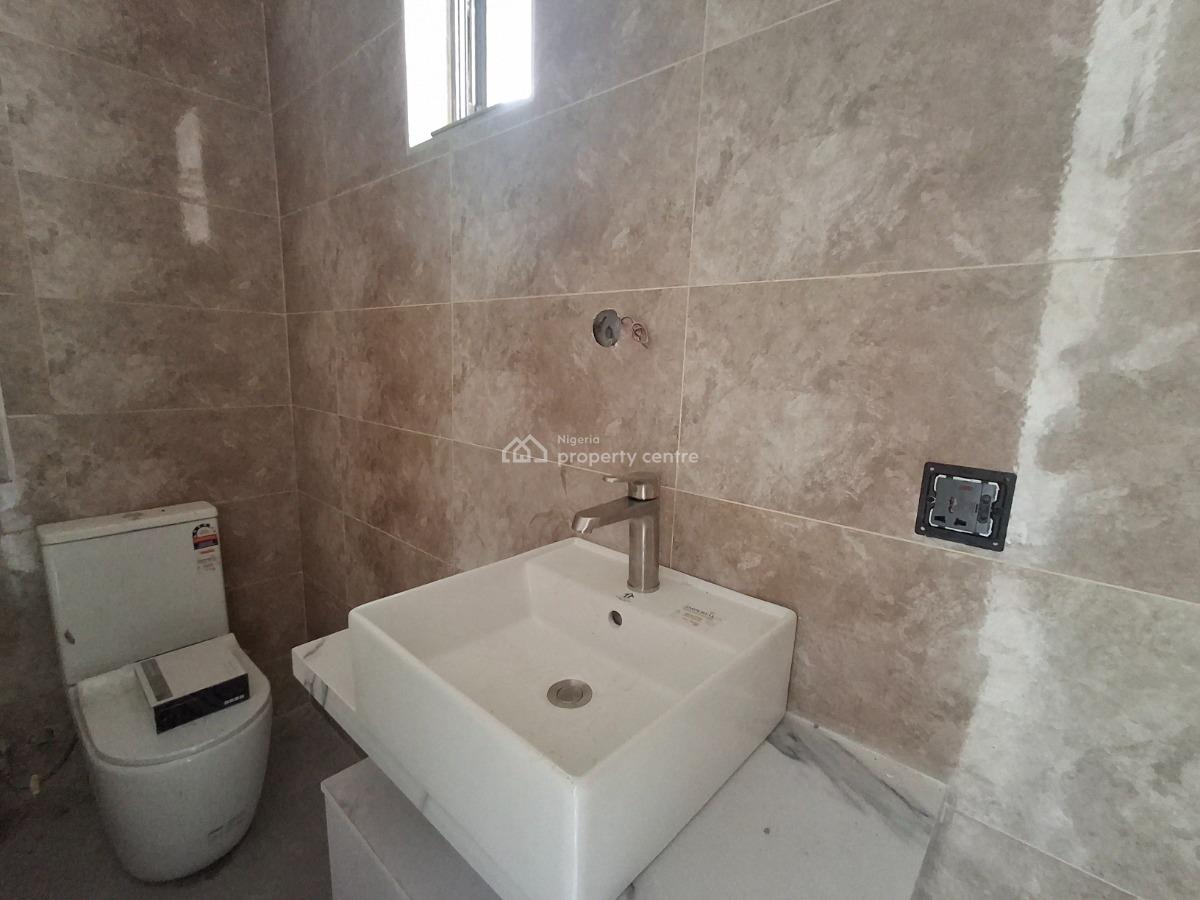 2 Bedroom Flat with Bq, Lekki Phase 1, Lekki, Lagos, Flat / Apartment for Sale