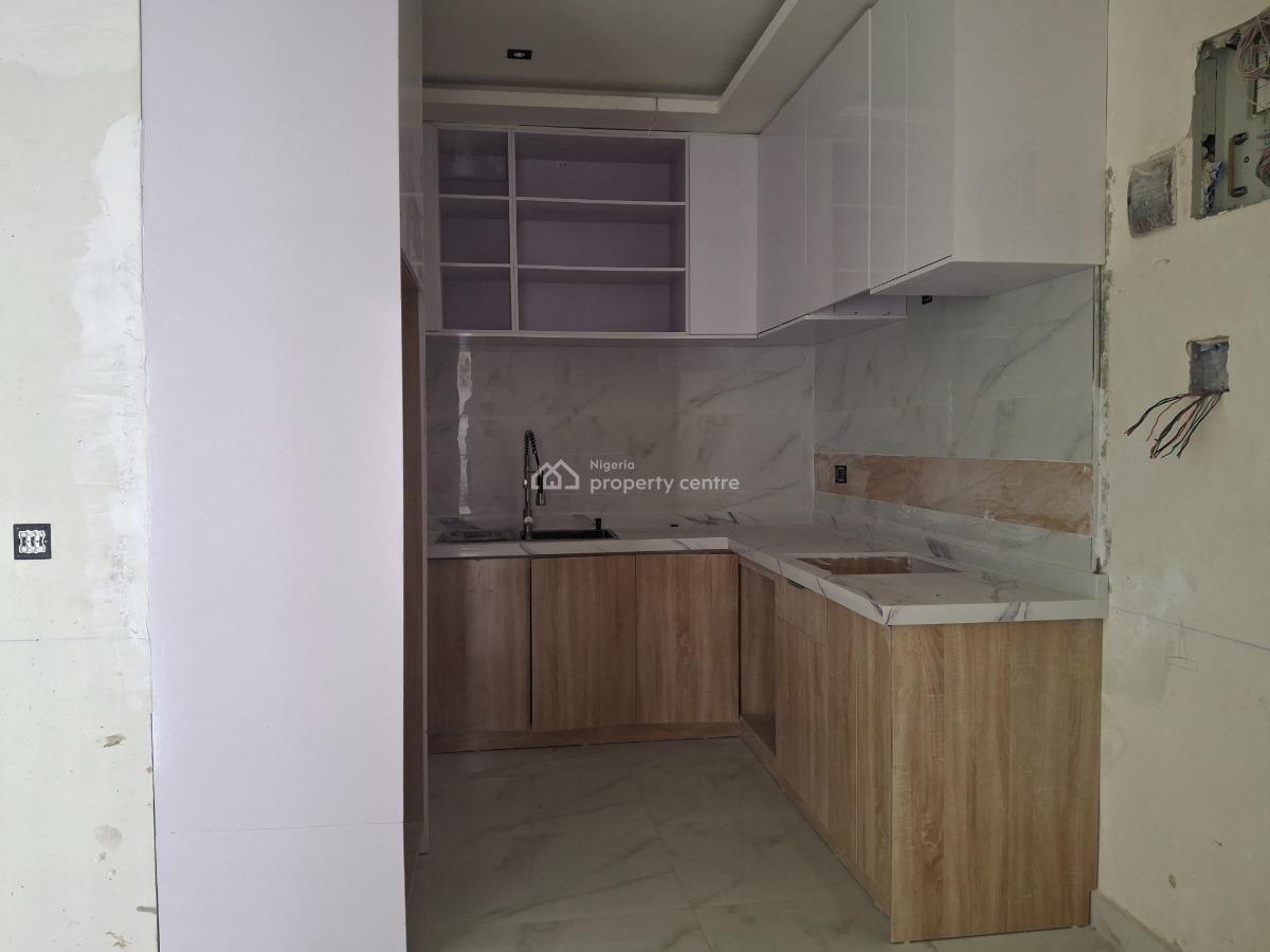 2 Bedroom Flat with Bq, Lekki Phase 1, Lekki, Lagos, Flat / Apartment for Sale
