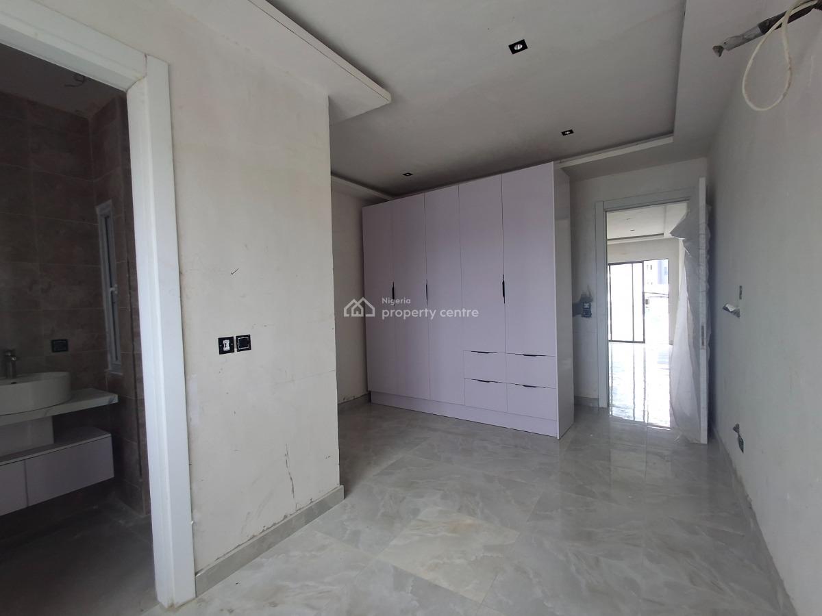 2 Bedroom Flat with Bq, Lekki Phase 1, Lekki, Lagos, Flat / Apartment for Sale
