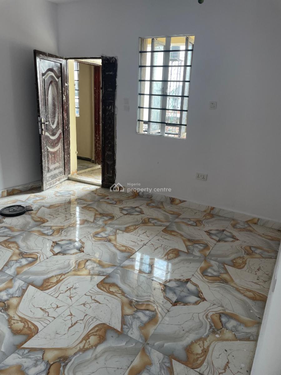 2 Bedroom Flat, Off Market Street, Shomolu, Lagos, Flat / Apartment for Rent