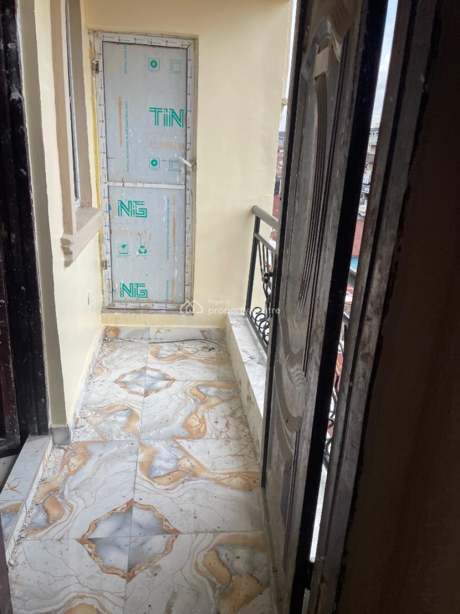 2 Bedroom Flat, Off Market Street, Shomolu, Lagos, Flat / Apartment for Rent