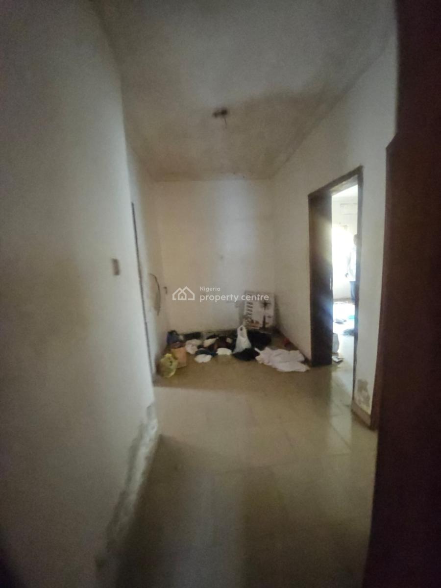 Spacious 3 Bedroom Flat, Omole Phase 2, Ikeja, Lagos, Flat / Apartment for Rent