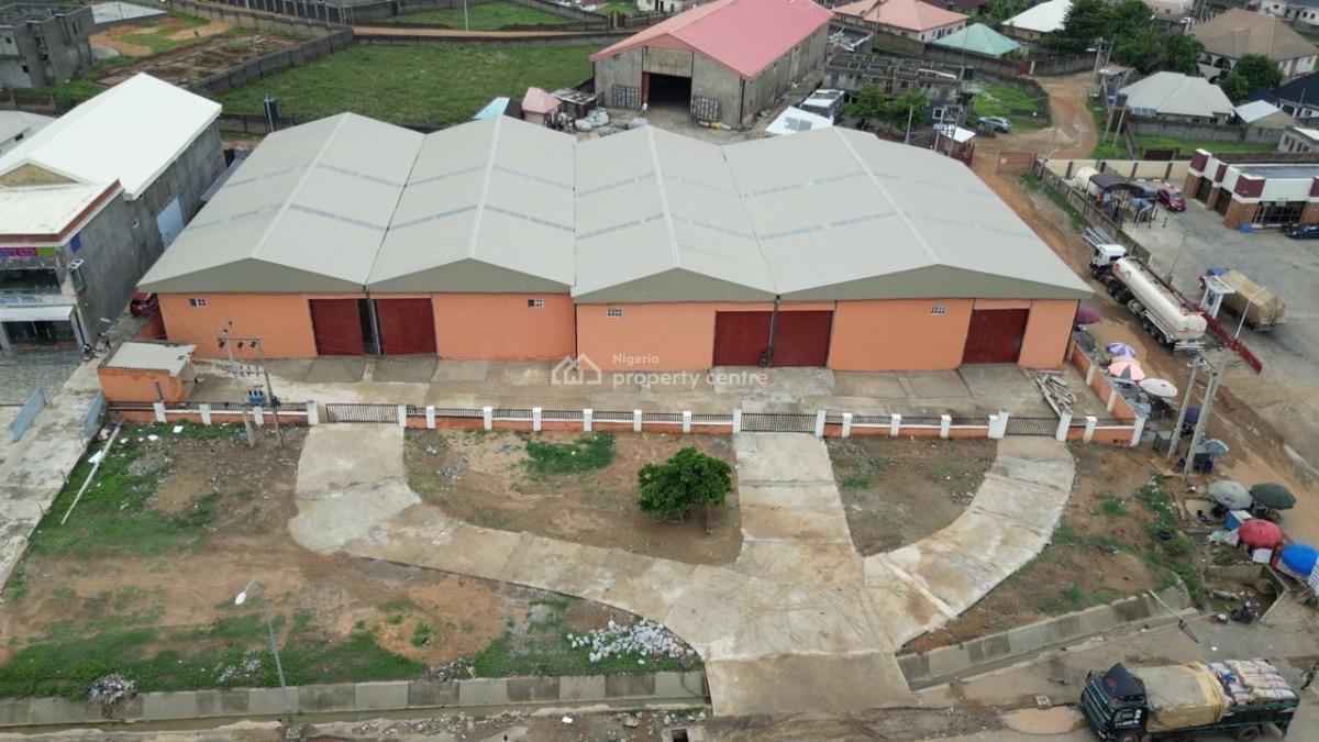 Warehouse/office/shop with Office Spaces En Suite, Dei-dei, Abuja, Warehouse for Rent