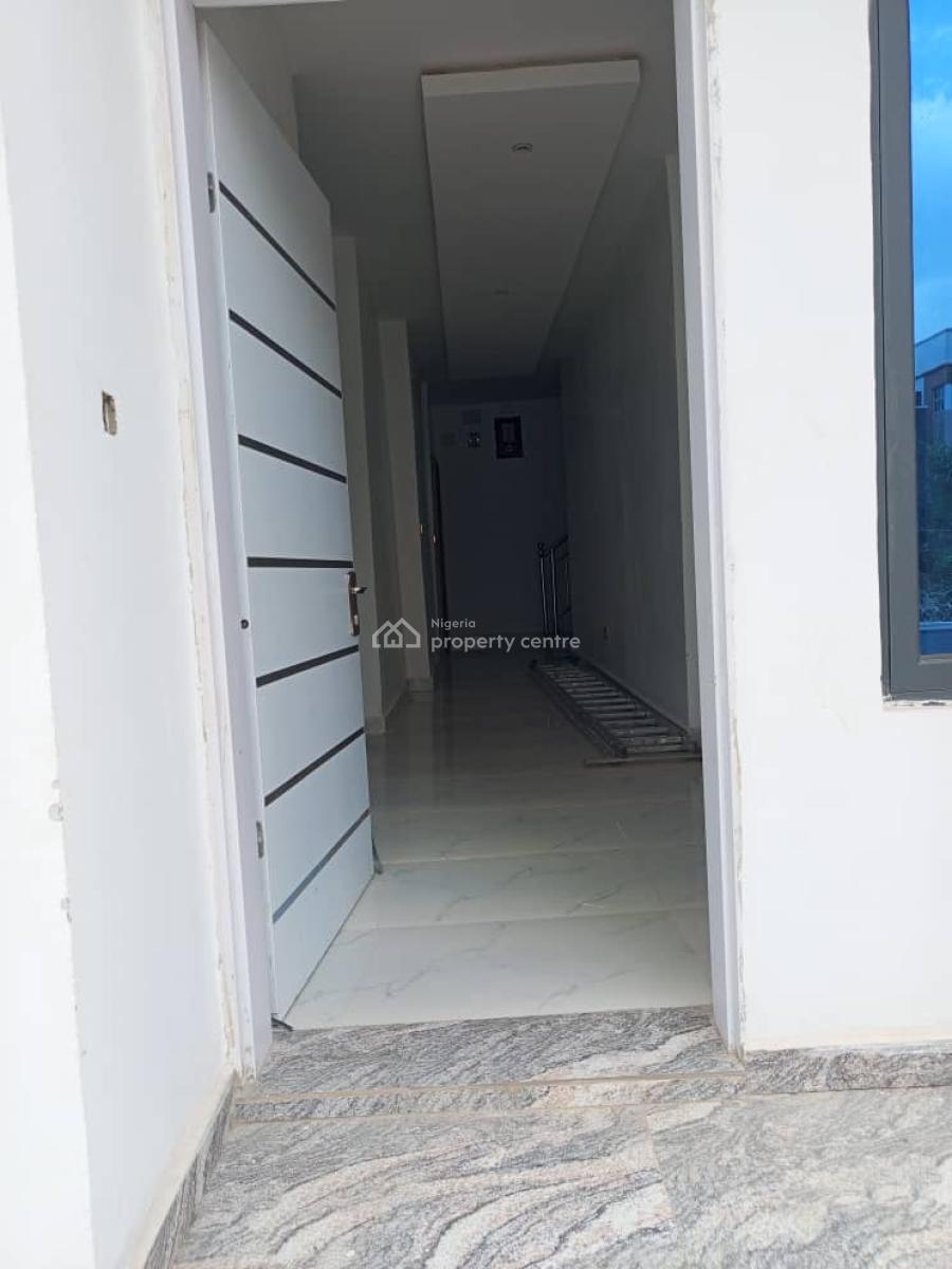 Executive 4-bedroom Duplex in Guzape, Guzape District, Abuja, Detached Duplex for Sale
