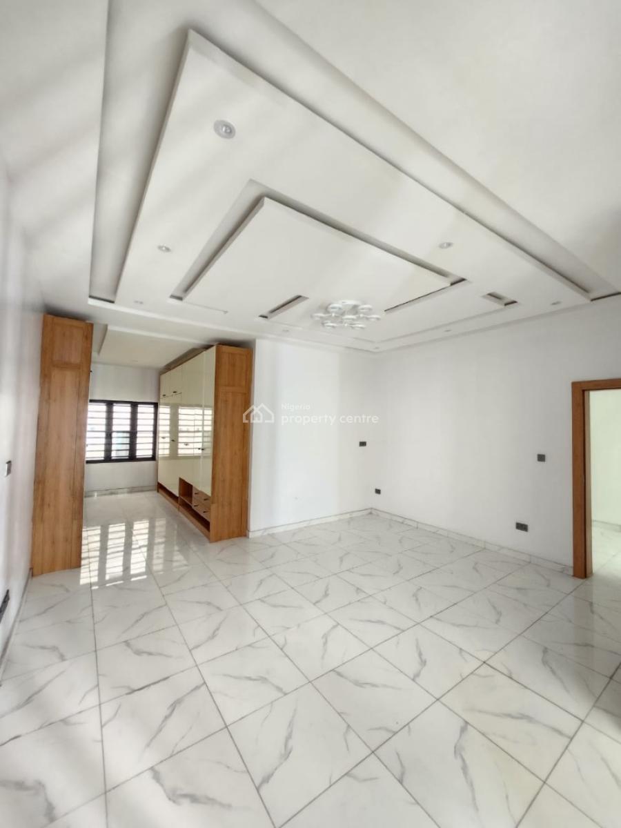 Spacious 5 Bedroom Terrace Duplex with Bq, Ologolo, Lekki, Lagos, Terraced Duplex for Sale