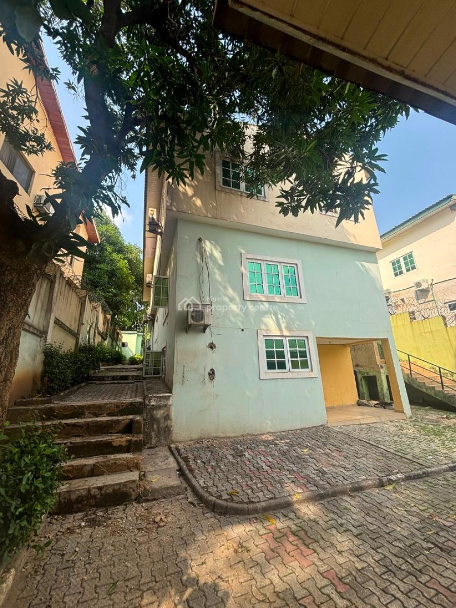 5 Bedroom Semi-detached Duplex with 1 Room Guest Chalet and 2 Rooms Bq, Maitama District, Abuja, Semi-detached Duplex for Rent