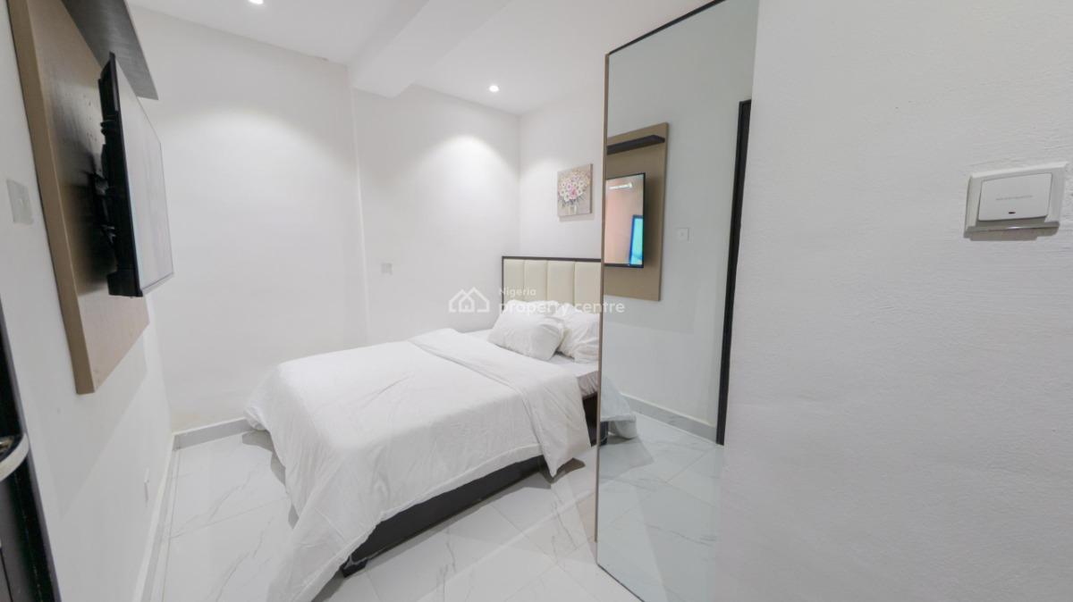 1 Bedroom Apartment with Excellent Facilities, Lekki Phase 1, Lekki, Lagos, Mini Flat (room and Parlour) Short Let