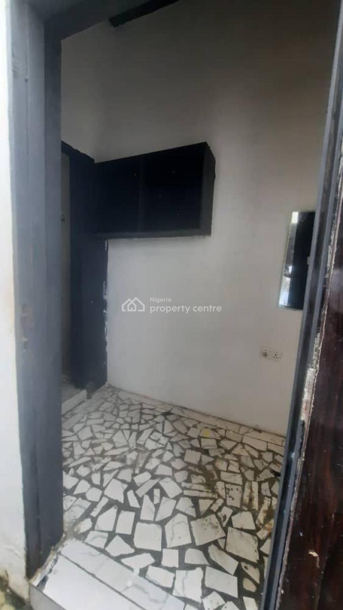 Spacious Bq, Grace Court, Orchid, Lekki, Lagos, Self Contain (single Rooms) for Rent