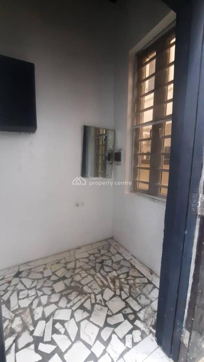 Spacious Bq, Grace Court, Orchid, Lekki, Lagos, Self Contain (single Rooms) for Rent