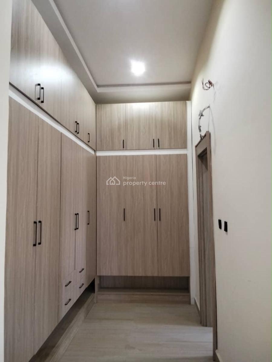 Luxury 7-bedroom Mansion in Guzape, Abuja, Guzape District, Abuja, Detached Duplex for Sale