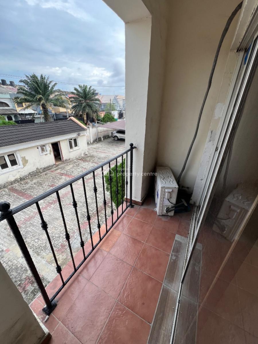 Standard 4-bedroom Terrace Duplex in a Quiet and High-end Environment, Lekki Phase 1, Lekki, Lagos, Flat / Apartment for Rent