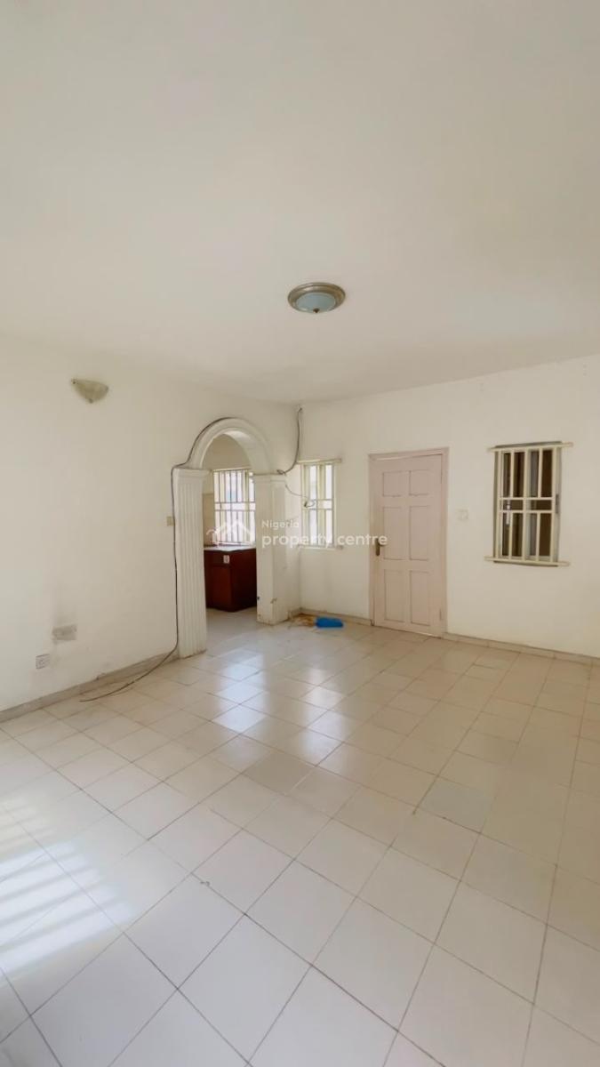 Spacious Mini-flat Upstairs, Theophilus Orji, Lekki Phase 1, Lekki, Lagos, Mini Flat (room and Parlour) for Rent