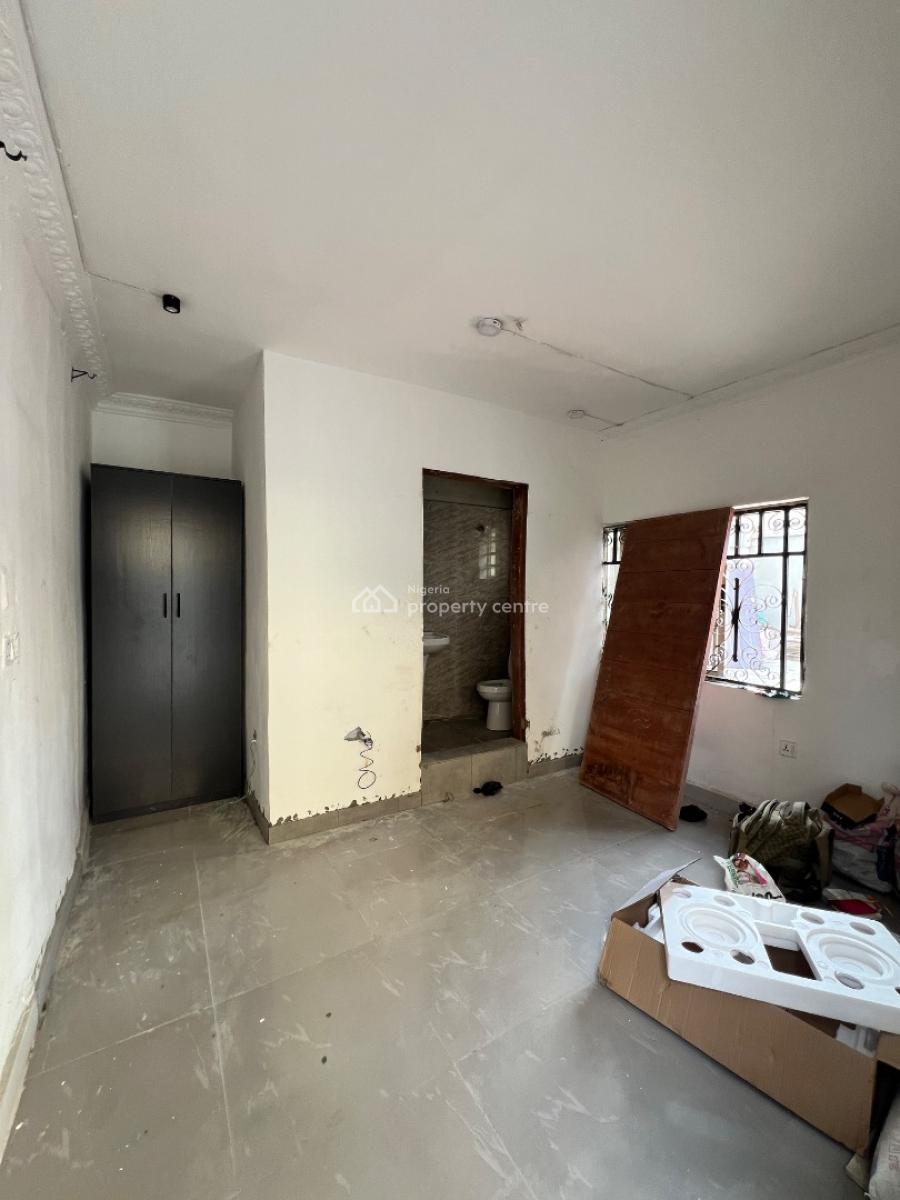 Spacious Self Contained, Lekki Phase 1, Lekki, Lagos, Flat / Apartment for Rent