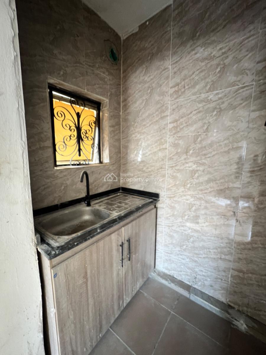 Spacious Self Contained, Lekki Phase 1, Lekki, Lagos, Flat / Apartment for Rent