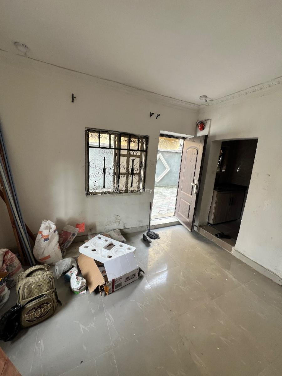 Spacious Self Contained, Lekki Phase 1, Lekki, Lagos, Flat / Apartment for Rent