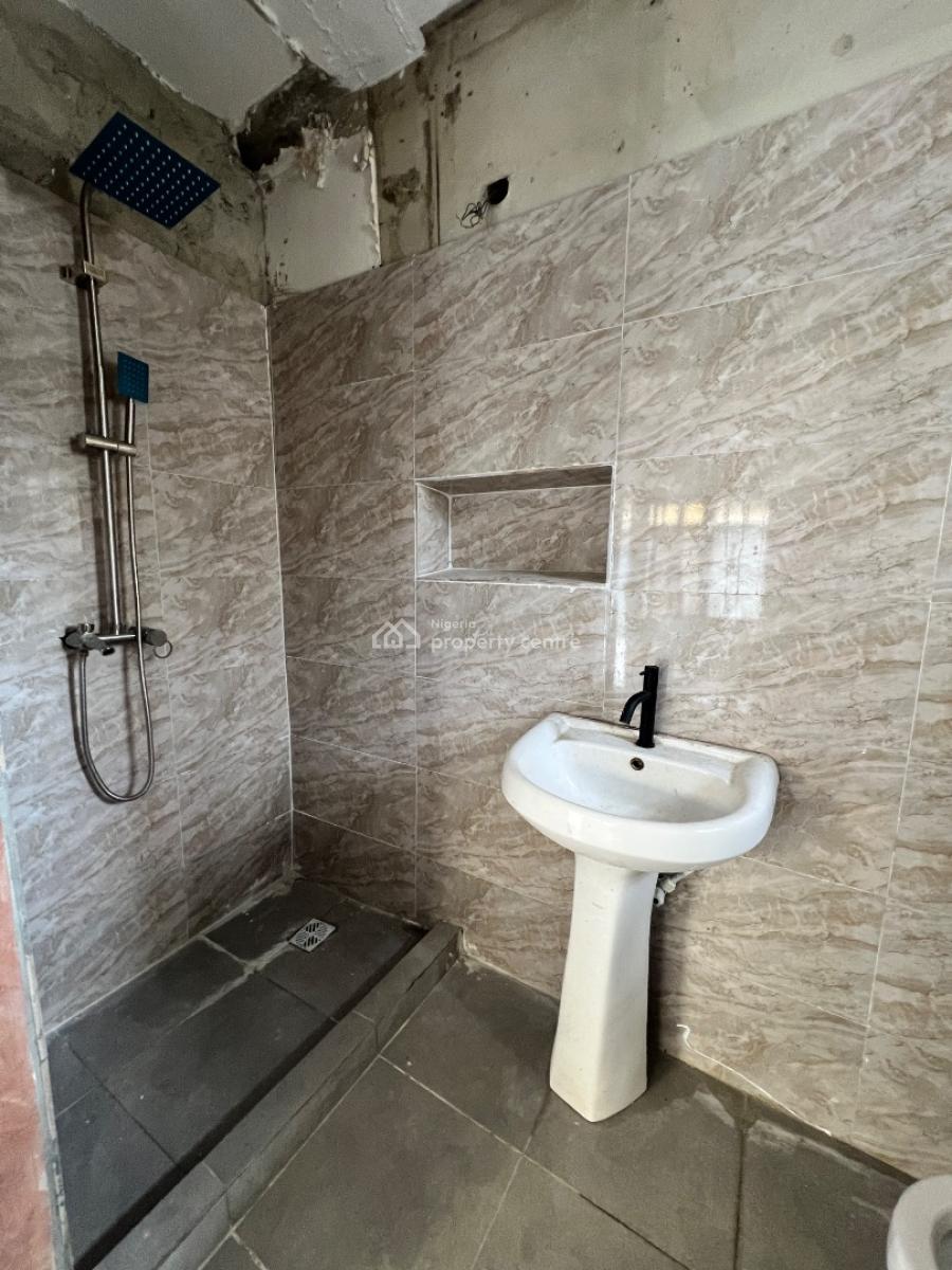 Spacious Self Contained, Lekki Phase 1, Lekki, Lagos, Flat / Apartment for Rent