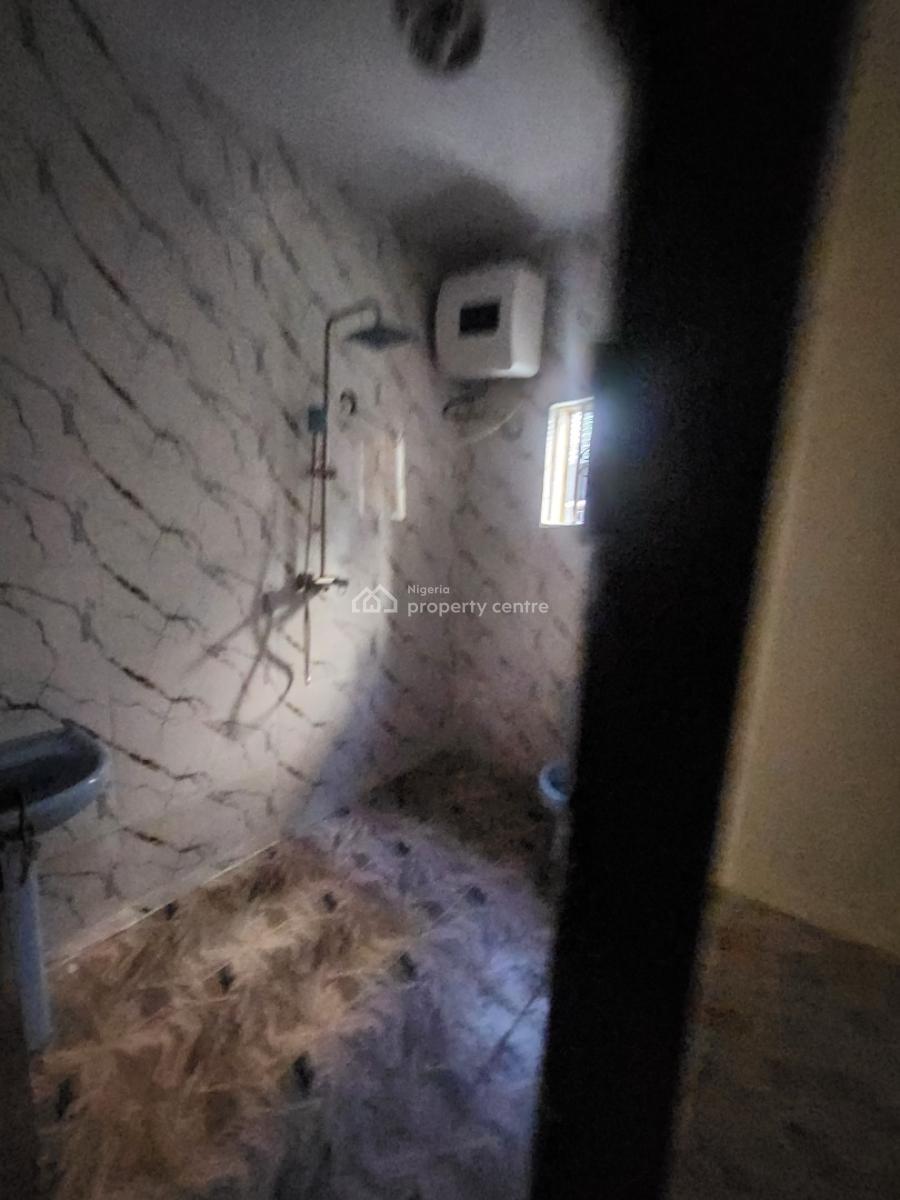Clean Renovated 3 Bedroom  Flat, 1st& Ground Floor, Tarred Rd, Wuye Main (tarred Rd), Wuye, Abuja, Flat / Apartment for Rent