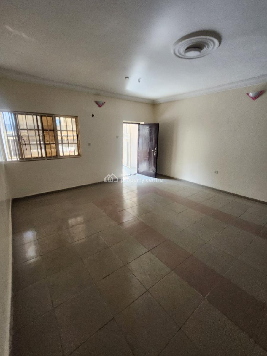 Clean Renovated 3 Bedroom  Flat, 1st& Ground Floor, Tarred Rd, Wuye Main (tarred Rd), Wuye, Abuja, Flat / Apartment for Rent