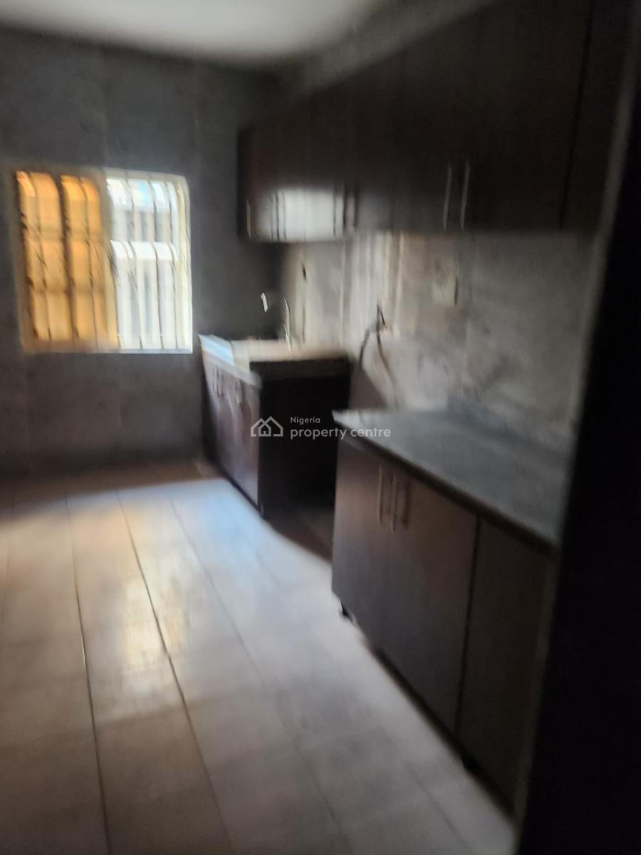 Clean Renovated 3 Bedroom  Flat, 1st& Ground Floor, Tarred Rd, Wuye Main (tarred Rd), Wuye, Abuja, Flat / Apartment for Rent