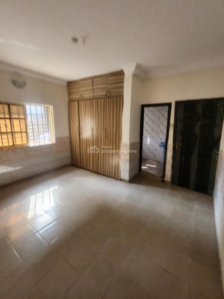 Clean Renovated 3 Bedroom  Flat, 1st& Ground Floor, Tarred Rd, Wuye Main (tarred Rd), Wuye, Abuja, Flat / Apartment for Rent