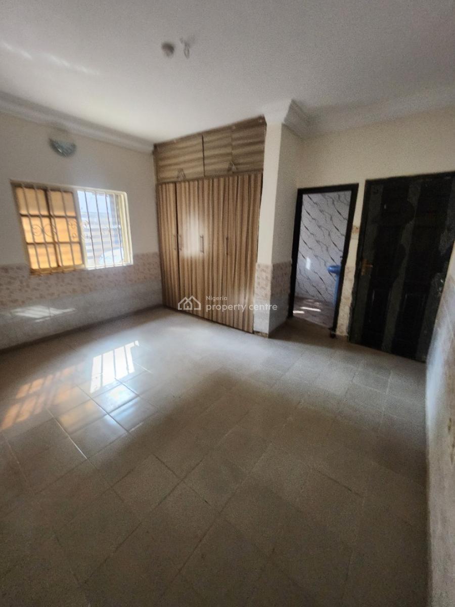 Clean Renovated 3 Bedroom  Flat, 1st& Ground Floor, Tarred Rd, Wuye Main (tarred Rd), Wuye, Abuja, Flat / Apartment for Rent