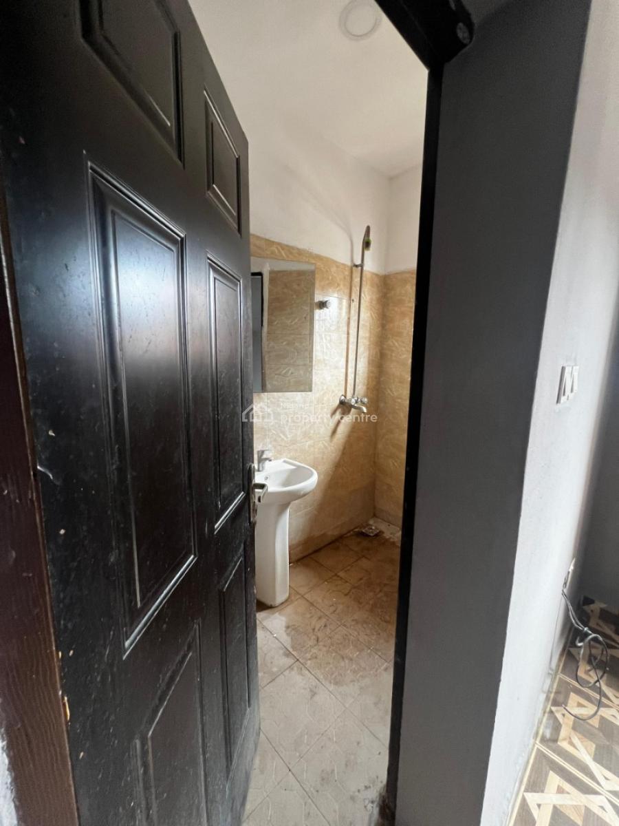 Nice 2 Bedroom Flat Upstairs in a Gated Estate (self Serviced), Ikate, Lekki, Lagos, Flat / Apartment for Rent