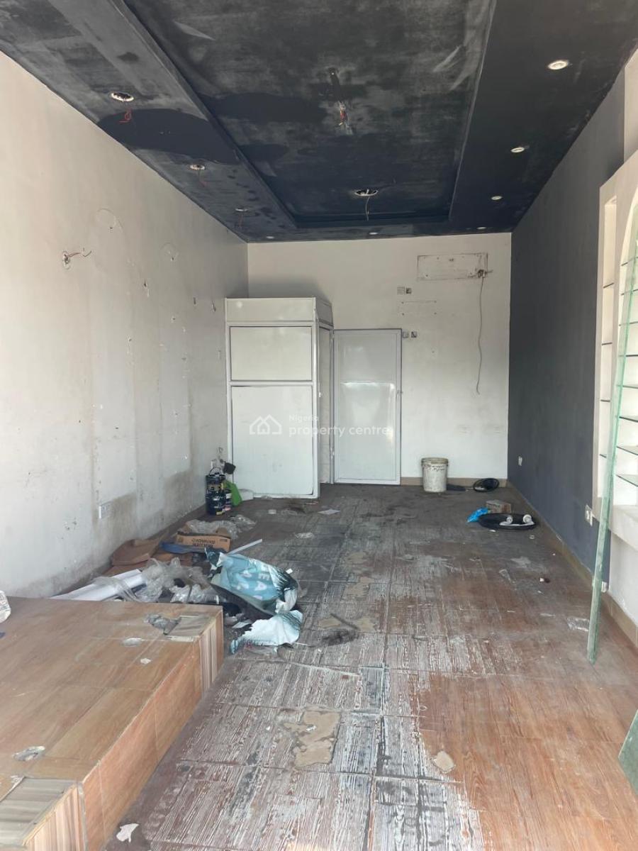 Sizable Shop, Chevron, Lekki Expressway, Lekki, Lagos, Shop for Rent
