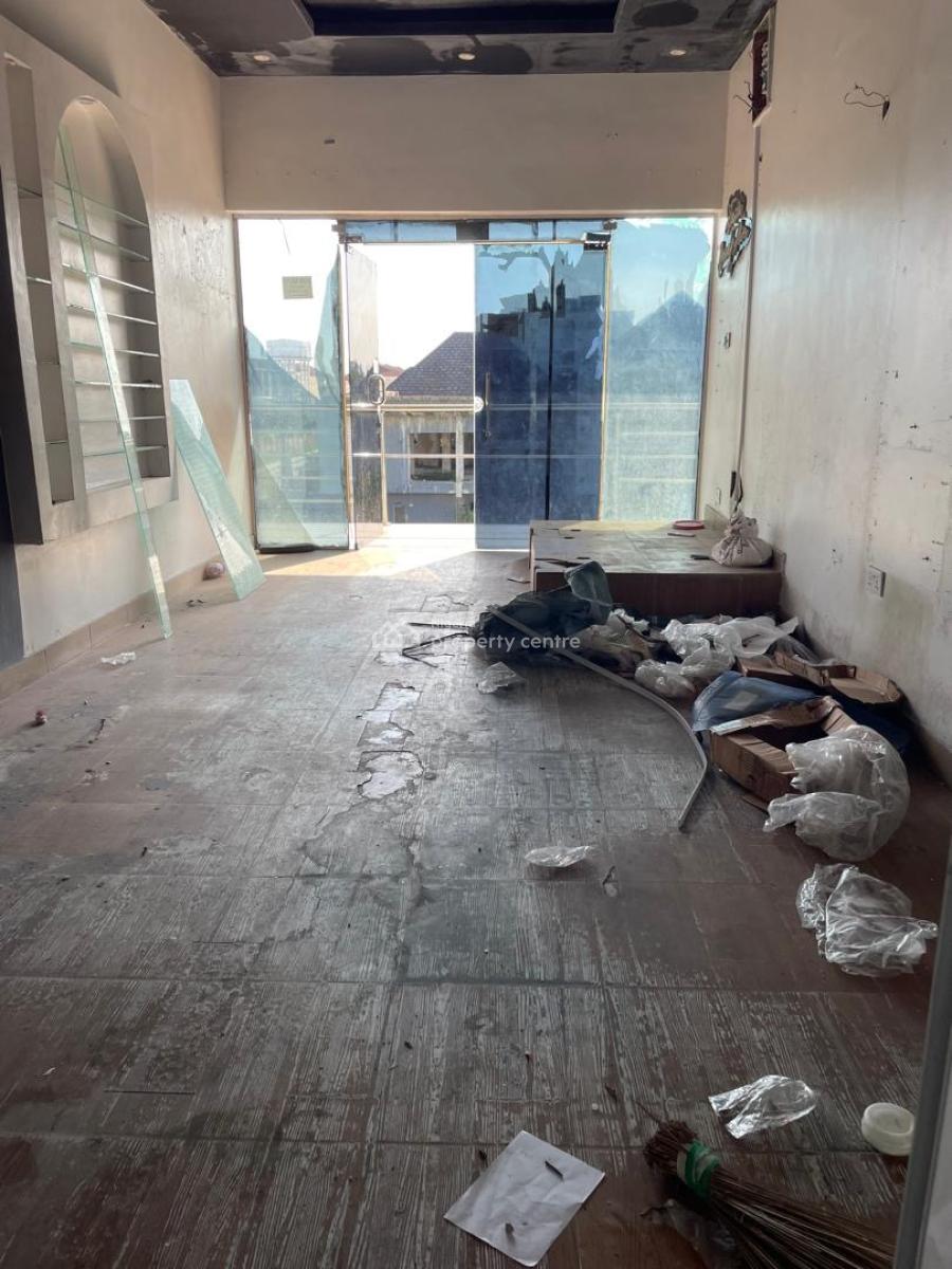 Sizable Shop, Chevron, Lekki Expressway, Lekki, Lagos, Shop for Rent