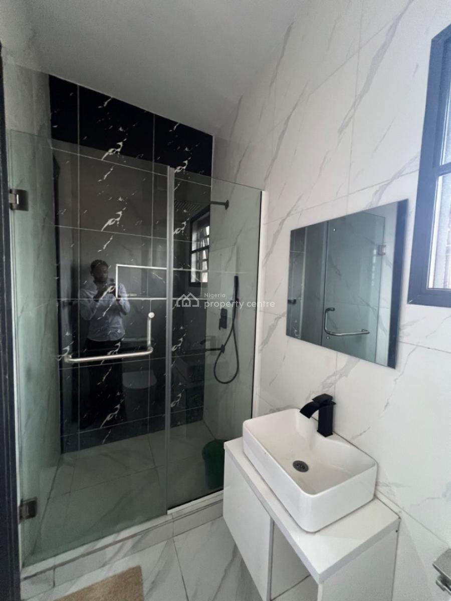 Luxury  2 Bedroom Apartment, Lekki Phase 1, Lekki, Lagos, Flat / Apartment for Sale