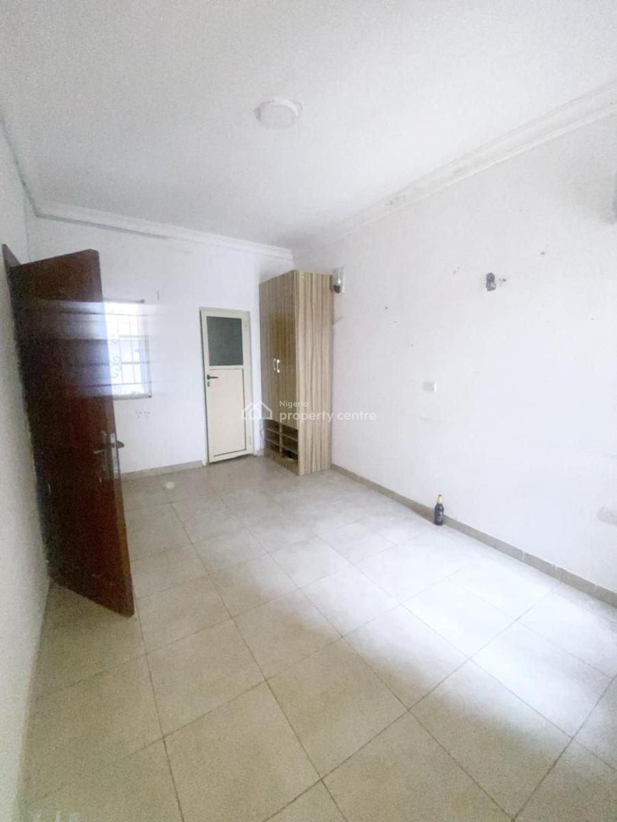 a Well Maintained 5 Bedroom Terrace Duplex with Bq, Gra Phase 1, Magodo, Lagos, Terraced Duplex for Rent