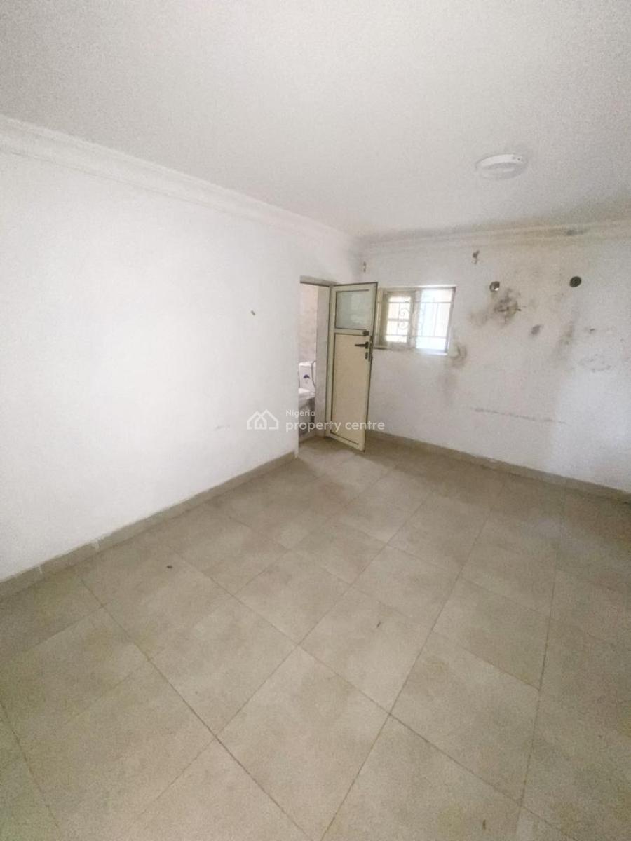 a Well Maintained 5 Bedroom Terrace Duplex with Bq, Gra Phase 1, Magodo, Lagos, Terraced Duplex for Rent