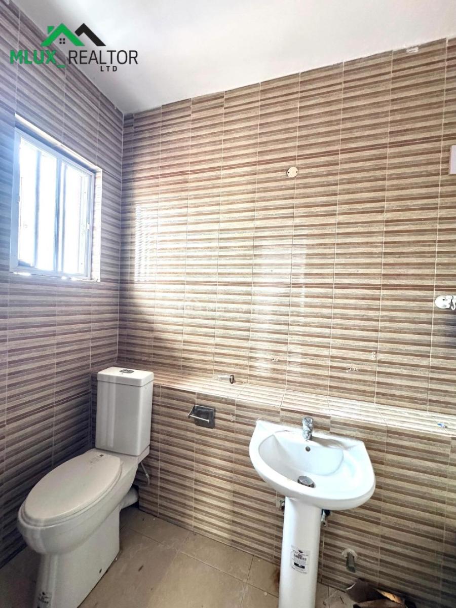 Well Maintained 4 Bedroom Terrace Duplex, Osapa, Lekki, Lagos, Terraced Duplex for Rent