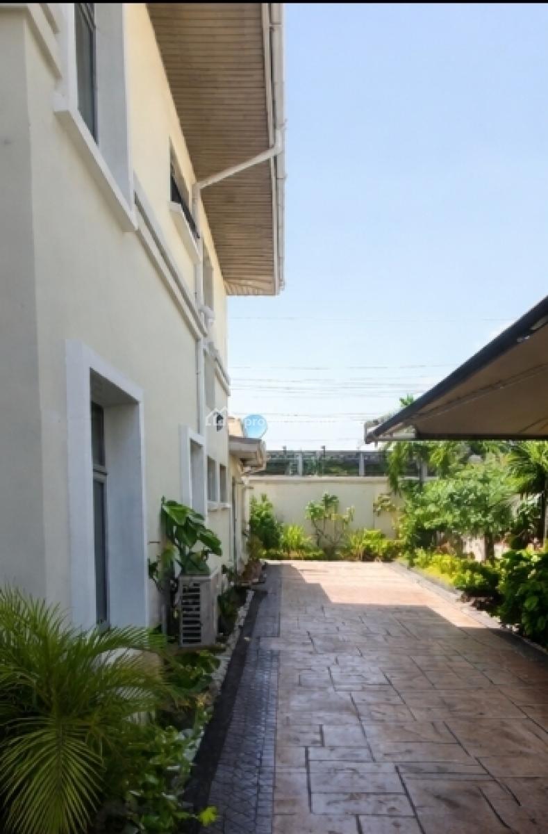 Lovely 5bedroom Detached House with 2bqs, Garden, Treasure Garden Estate, Lekki Phase 1, Lekki, Lagos, Detached Duplex for Sale