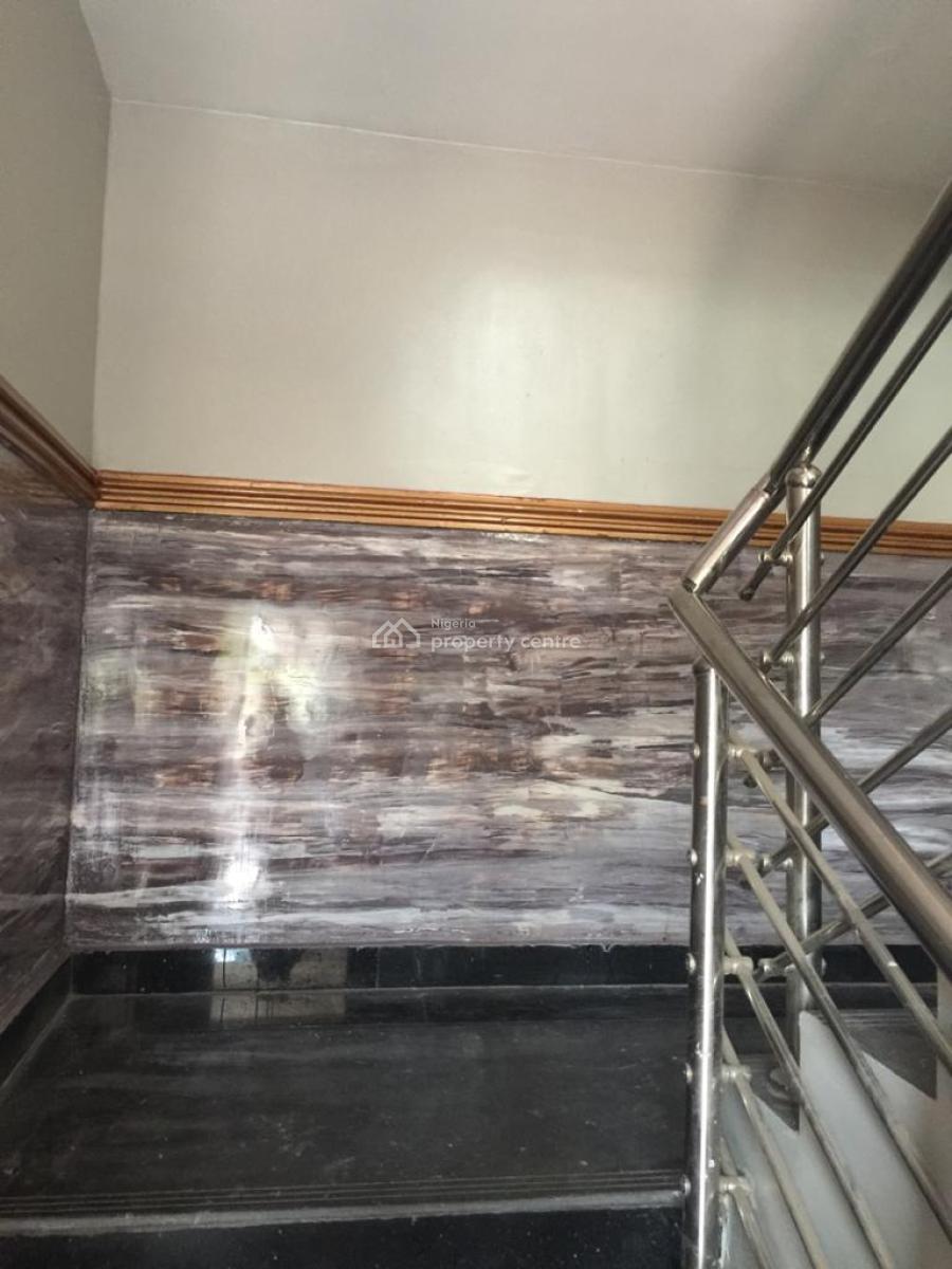 Spacious Standard 3 Bedroom Apartment, Iponri, Surulere, Lagos, Flat / Apartment for Rent