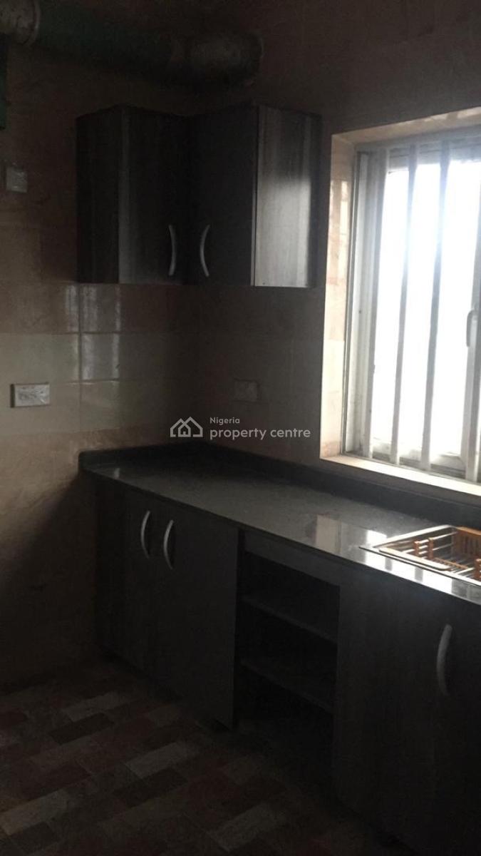Spacious Standard 3 Bedroom Apartment, Iponri, Surulere, Lagos, Flat / Apartment for Rent