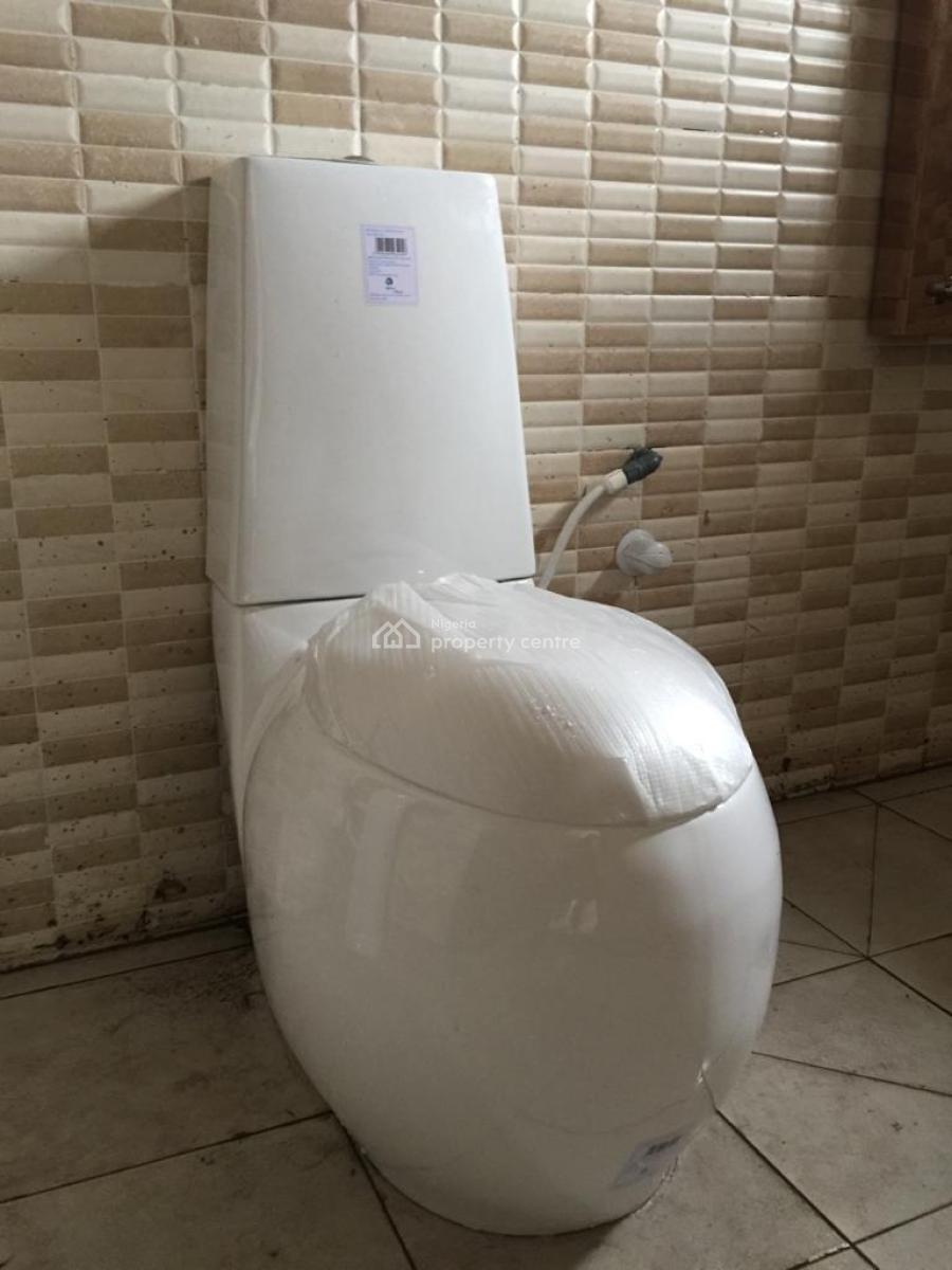 Spacious Standard 3 Bedroom Apartment, Iponri, Surulere, Lagos, Flat / Apartment for Rent