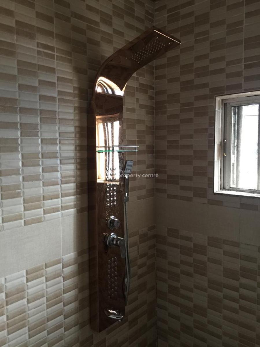 Spacious Standard 3 Bedroom Apartment, Iponri, Surulere, Lagos, Flat / Apartment for Rent