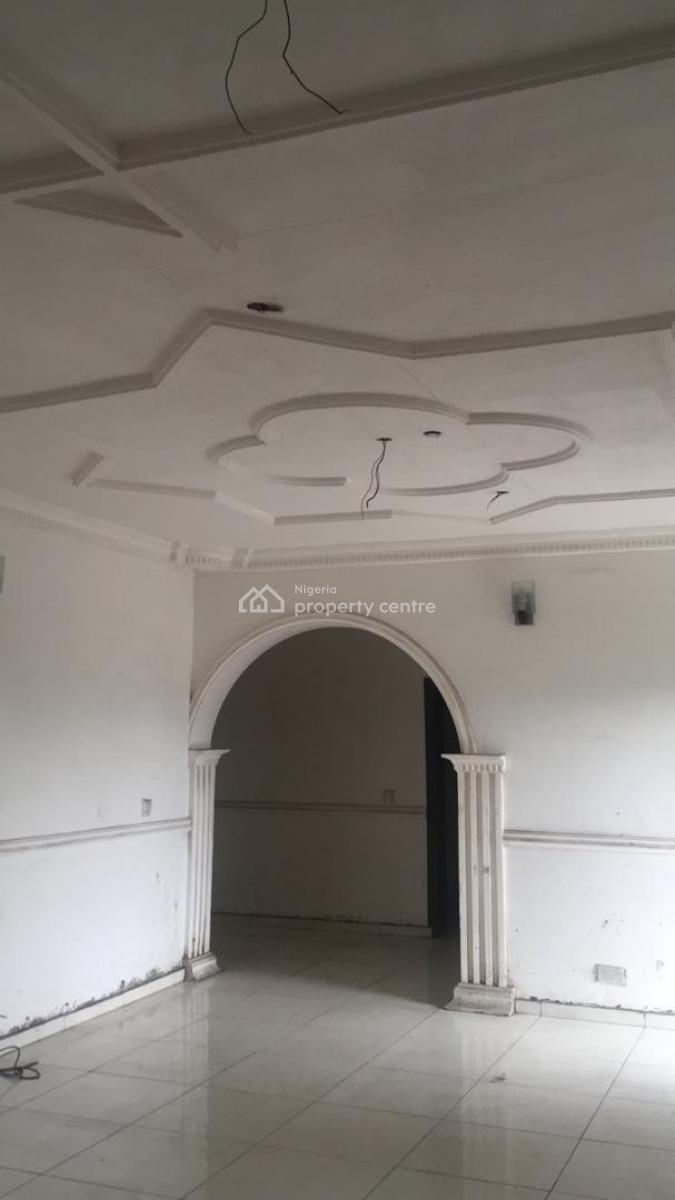 Spacious Standard 3 Bedroom Apartment, Iponri, Surulere, Lagos, Flat / Apartment for Rent