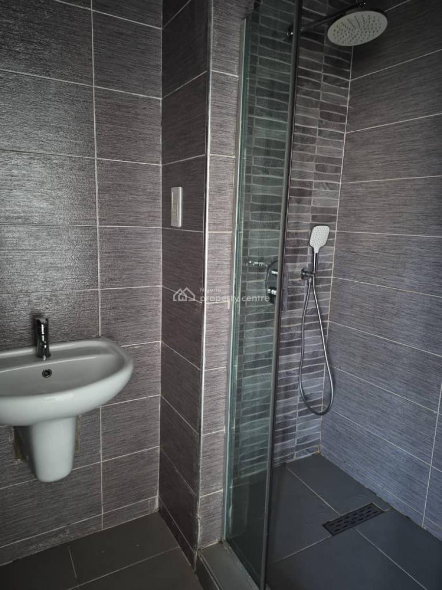 2 Bedroom Apartment, Periwinkle Estate, Lekki Phase 1, Lekki, Lagos, Flat / Apartment for Rent