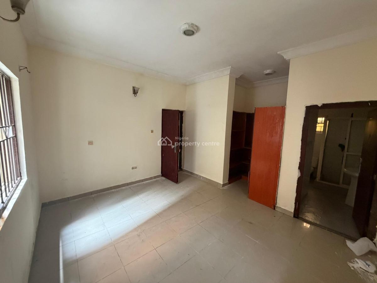 a Nice and Well Maintained 2 Bedrooms Self Service Apartment, Lekki Phase 1, Lekki, Lagos, Flat / Apartment for Rent