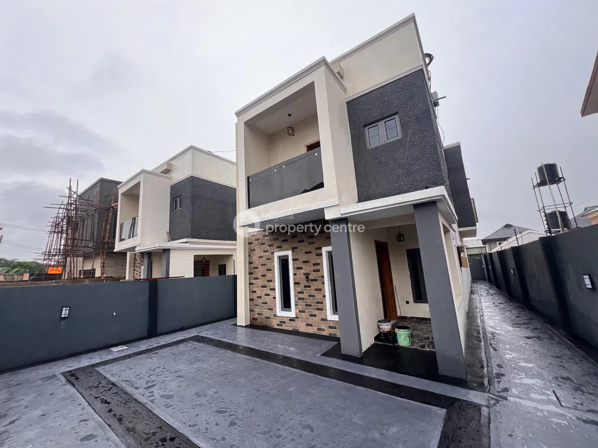 Luxury 4 Bedroom Duplex with a BQ