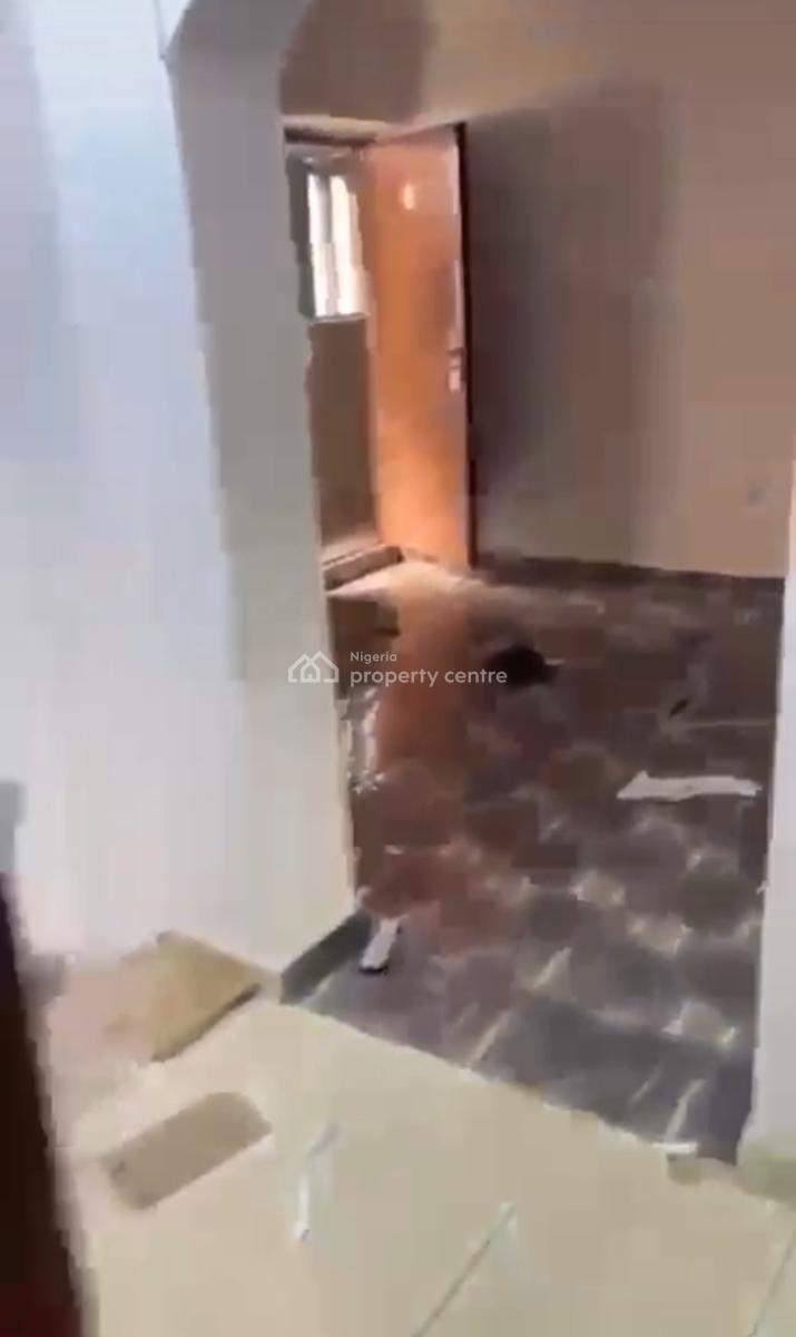 Relatively New 2 Bedroom Apartment Upflat, Gbagada Phase 1, Gbagada, Lagos, Flat / Apartment for Rent