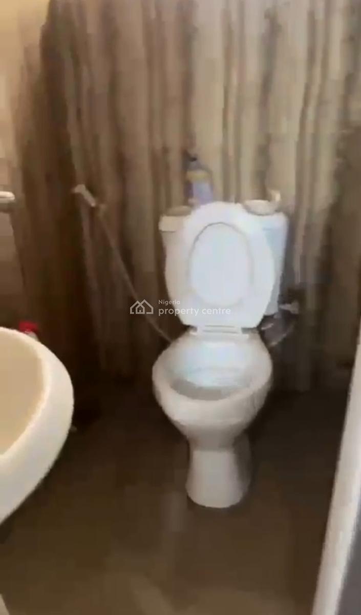 Relatively New 2 Bedroom Apartment Upflat, Gbagada Phase 1, Gbagada, Lagos, Flat / Apartment for Rent
